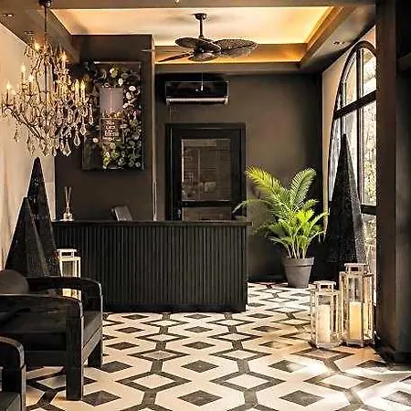 Otel The Local House 5*