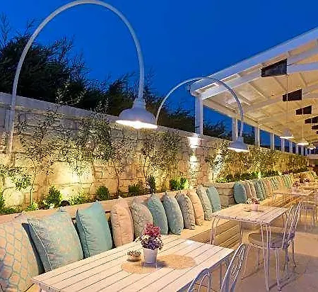 The Local House Otel 5*